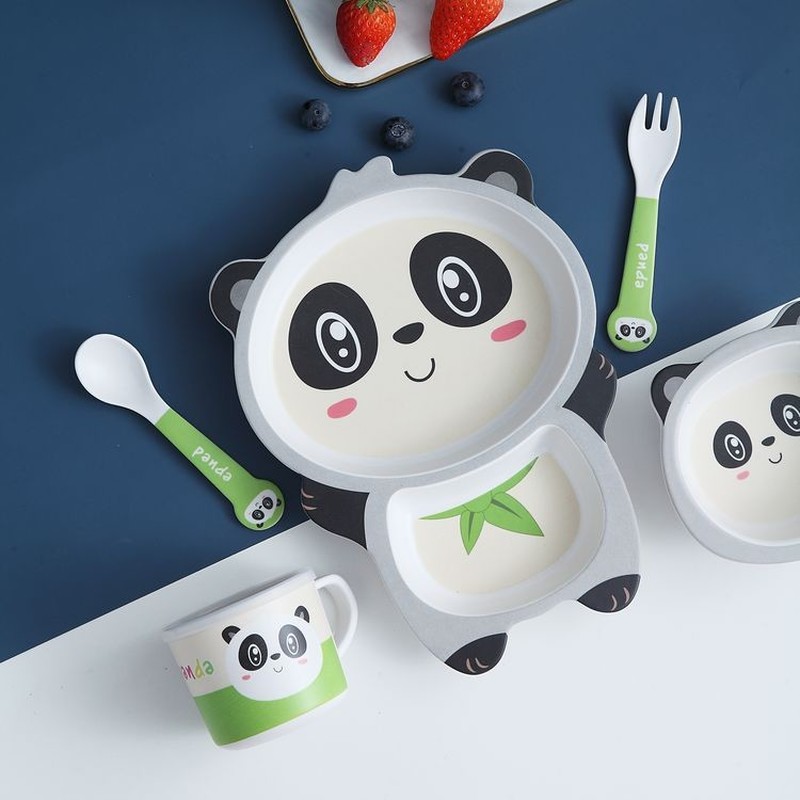 Offrez cette fourchette et cette cuillère panda à votre enfant !